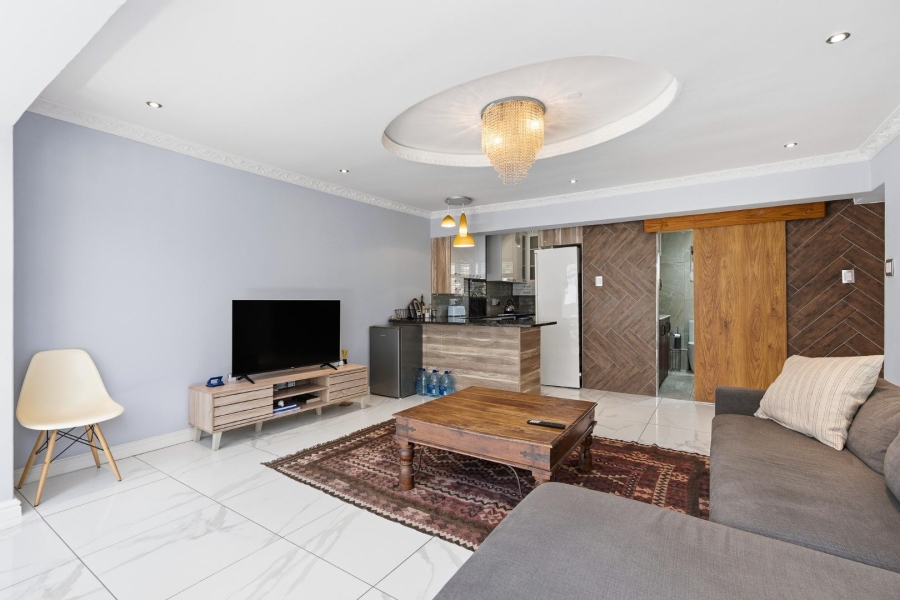 2 Bedroom Property for Sale in Sea Point Western Cape